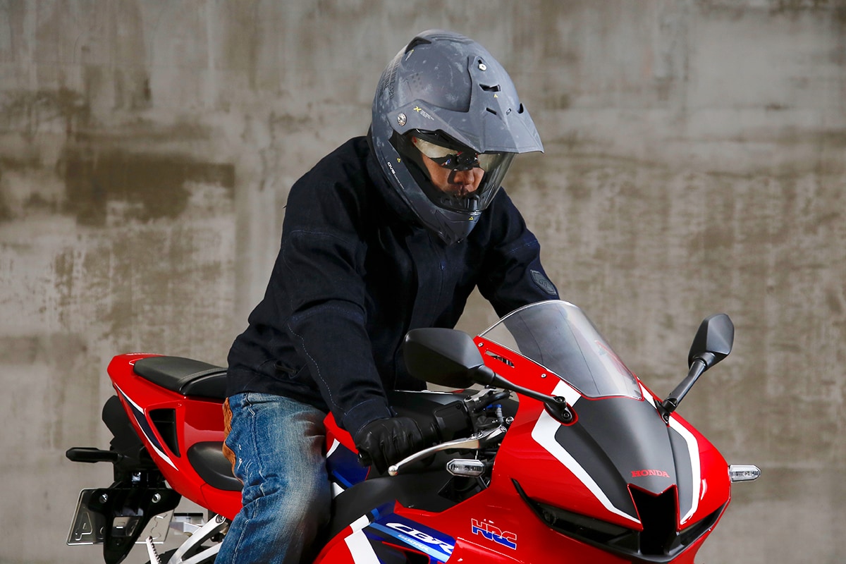 スーパースポーツタイプの車両とWINS X-ROAD COMBATの組み合わせ