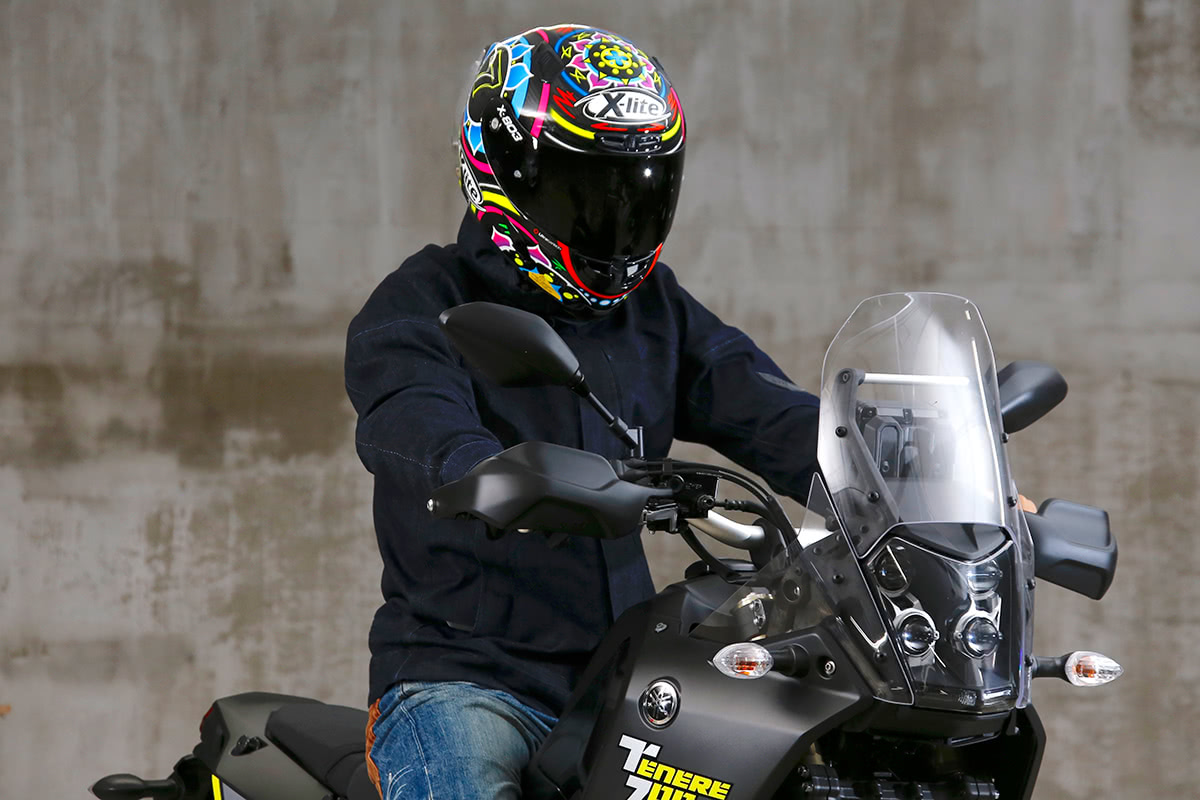 アドベンチャータイプの車両とカブト X-lite X-803RS ULTRA CARBONの組み合わせ