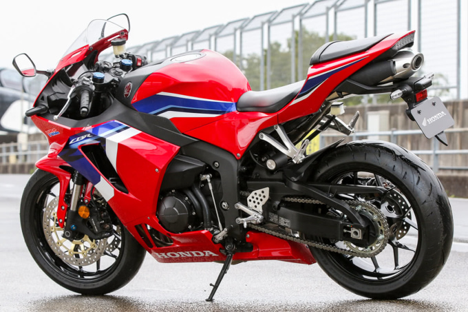2021年モデルHONDA CBR600RR(2BL-PC40)リヤ7:3ビュー
