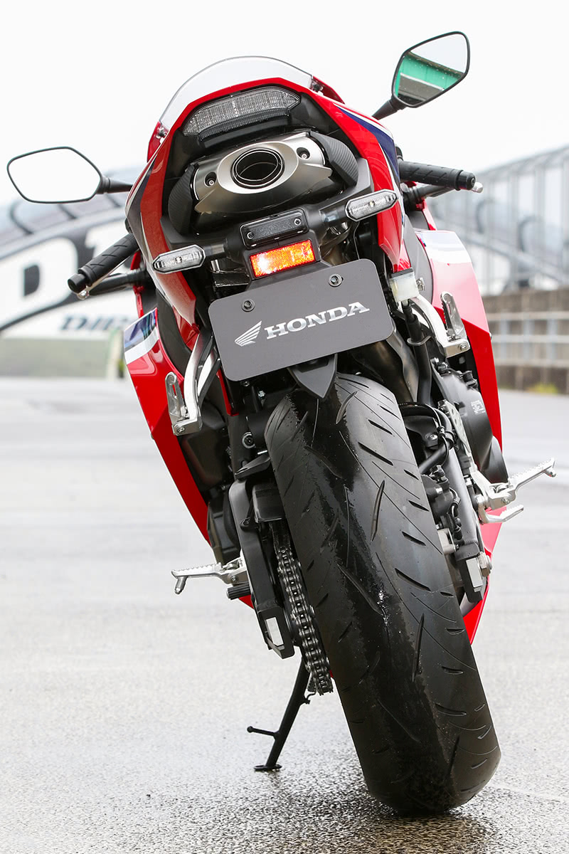 2021年モデルHONDA CBR600RR(2BL-PC40)リヤビュー