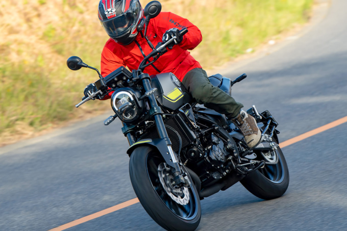 BENELLI LEONCINO250(ベネリ レオンチーノ250)コーナリング走行