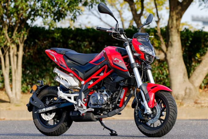 BENELLI TNT125(ベネリ トルネードネイキッドT125)7:3ビュー
