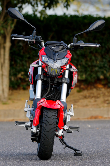 BENELLI TNT125(ベネリ トルネードネイキッドT125)フロントビュー