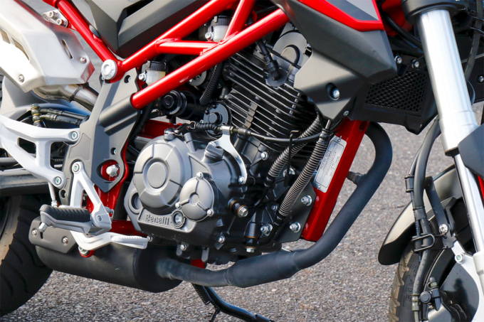 BENELLI TNT125(ベネリ トルネードネイキッドT125)エンジン