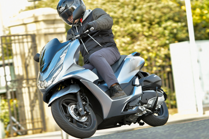 HONDA PCX(2021年モデル)走行