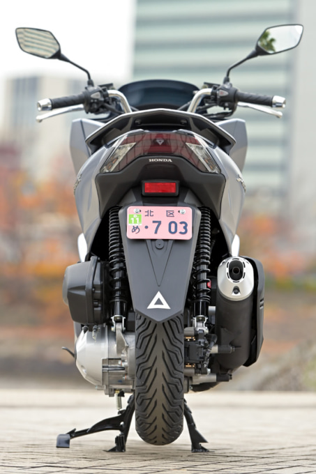 HONDA PCX(2021年モデル)リヤビュー