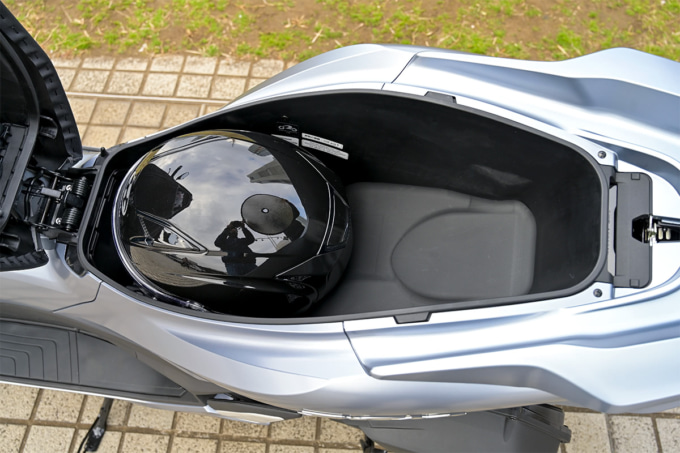 HONDA PCX(2021年モデル)シート下トランク