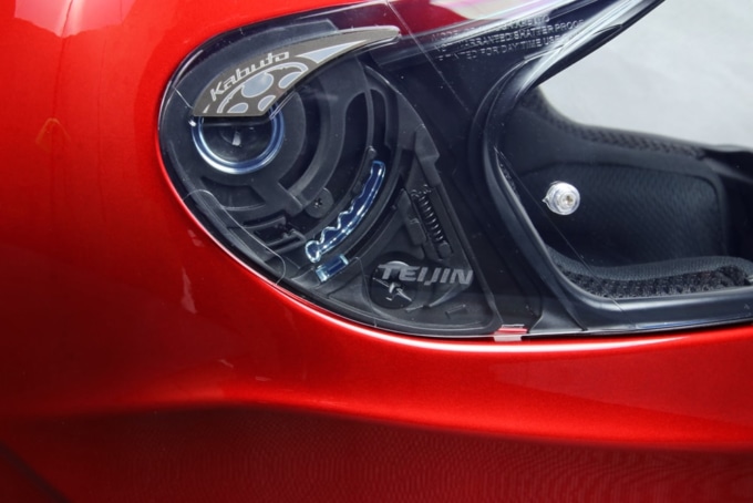 カブトの新型ヘルメット・SHUMA(シューマ)側面