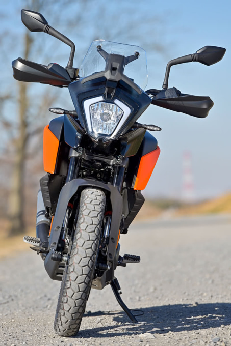 KTM 250ADVENTURE(2021年モデル)フロントビュー