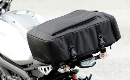 Elut 3WAYシートバッグ(MG201-3SB01)タンクバッグ使用イメージ