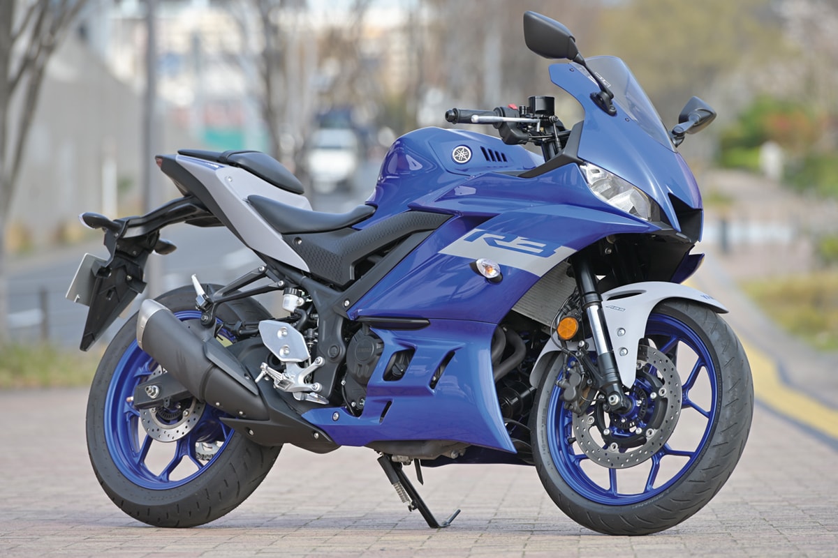 YAMAHA YZF-R3 サイド
