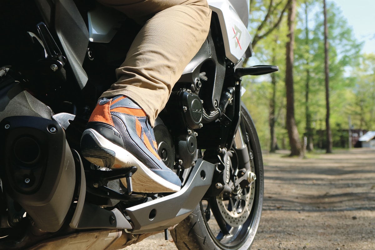 KUSHITANI K-4570 FLOW SHOES 使用イメージ