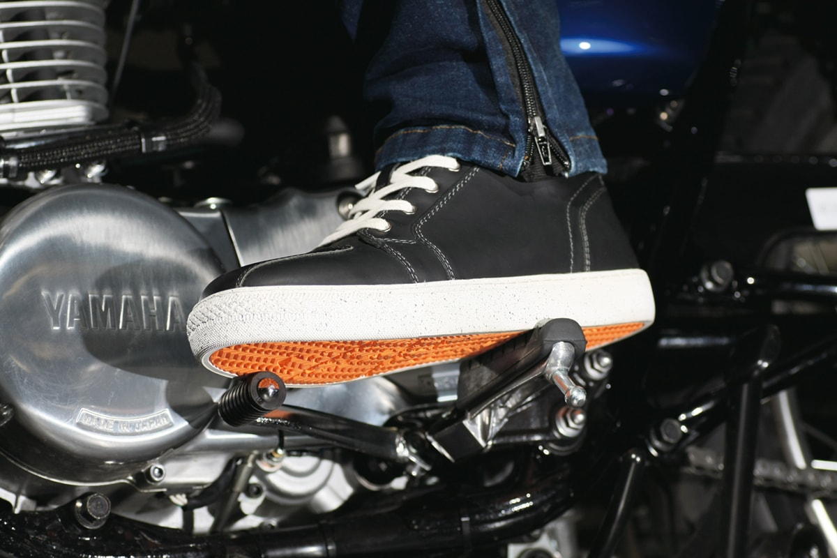 RIDEZ ATHLETIC SNEAKERS MOTO-MAX 使用イメージ