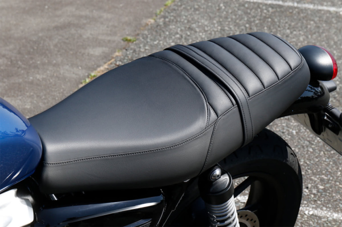 TRIUMPH STREET TWIN(2021年モデル)シート