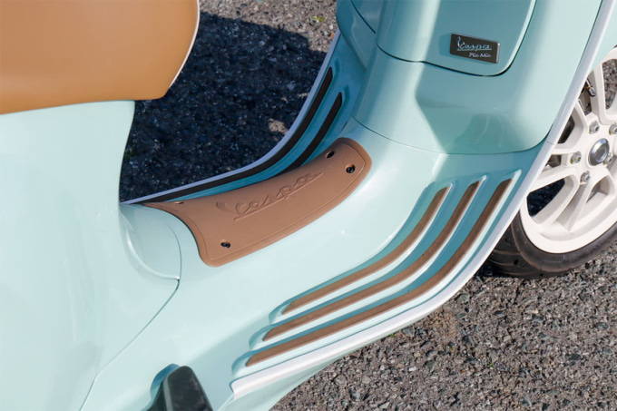 VESPA PRIMAVERA150 PICNIC(2021年)ステップボード