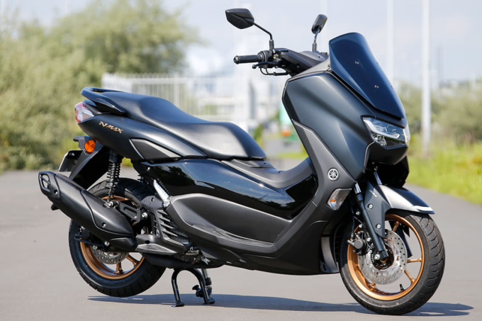 YAMAHA NMAX(2021年モデル)7:3ビュー