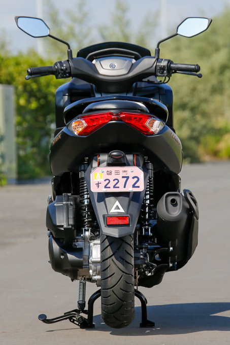 YAMAHA NMAX(2021年モデル)リヤビュー