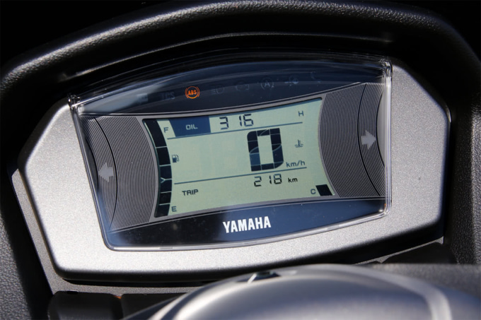 YAMAHA NMAX(2021年モデル)メーター