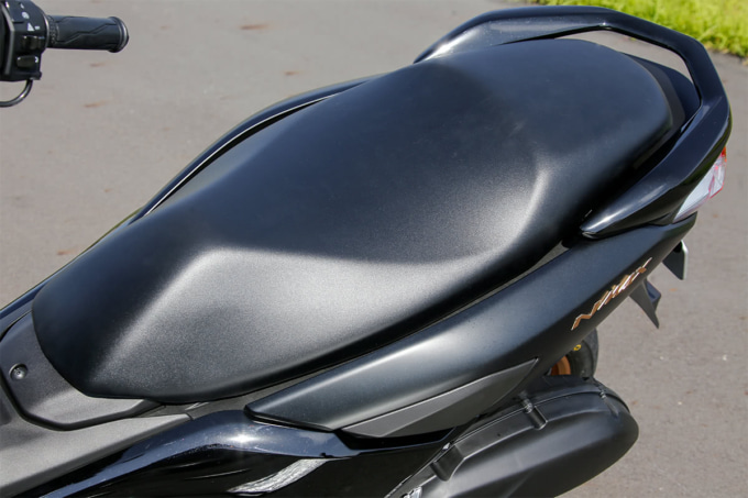YAMAHA NMAX(2021年モデル)シート