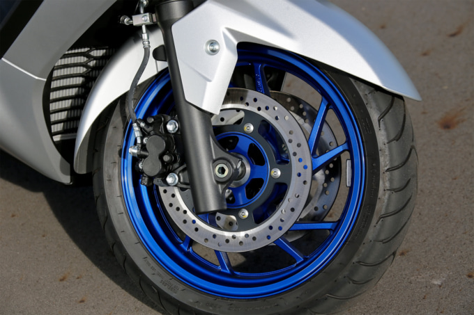 SUZUKI BURGMAN400 ABS(2021年モデル)フロント足まわり