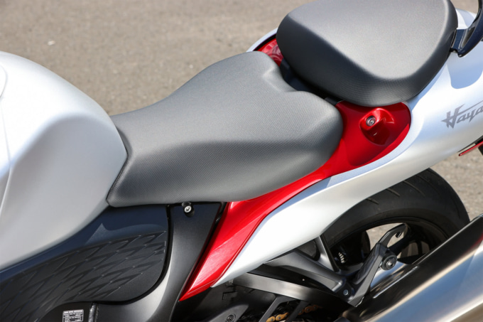 SUZUKI HAYABUSA(2021年モデル)シート