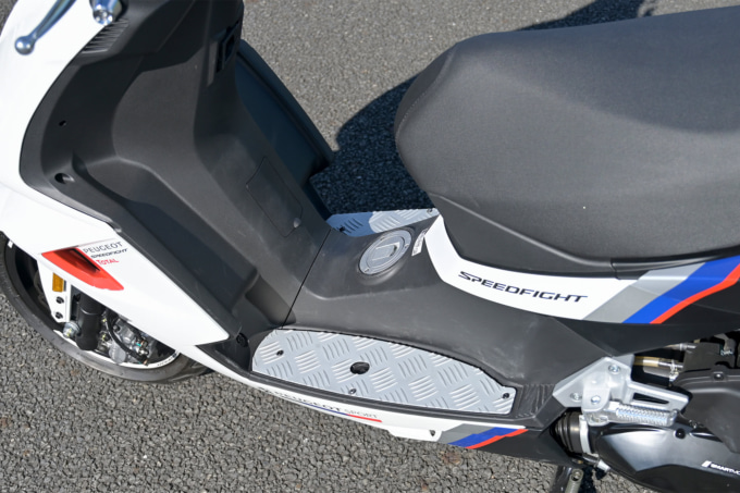 PEUGEOT SPEEDFIGHT125 R-CUP(2021年モデル)ステップボード