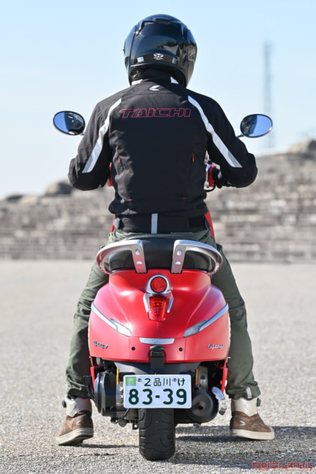 PEUGEOT DJANGO150 SPORT(2021年モデル)足つき