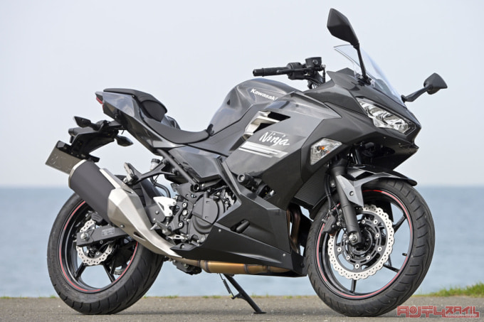 Kawasaki Ninja250(2021年モデル)7:3イメージ