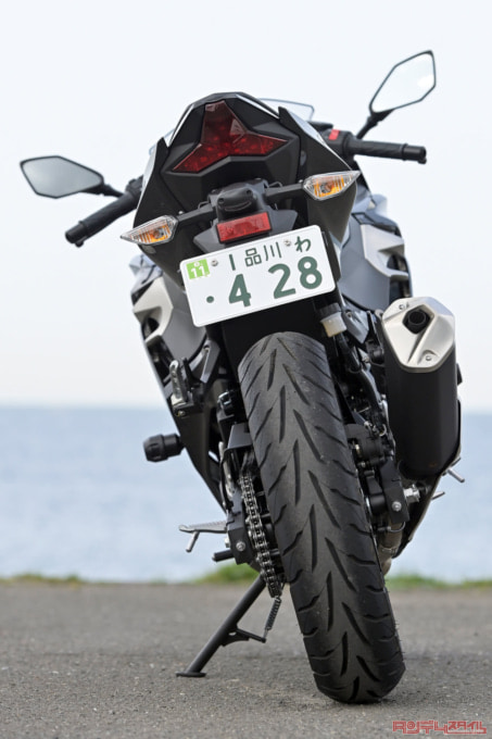 Kawasaki Ninja250(2021年モデル)リヤビュー