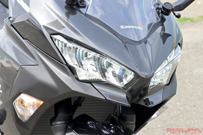 Kawasaki Ninja250(2021年モデル)ヘッドライト
