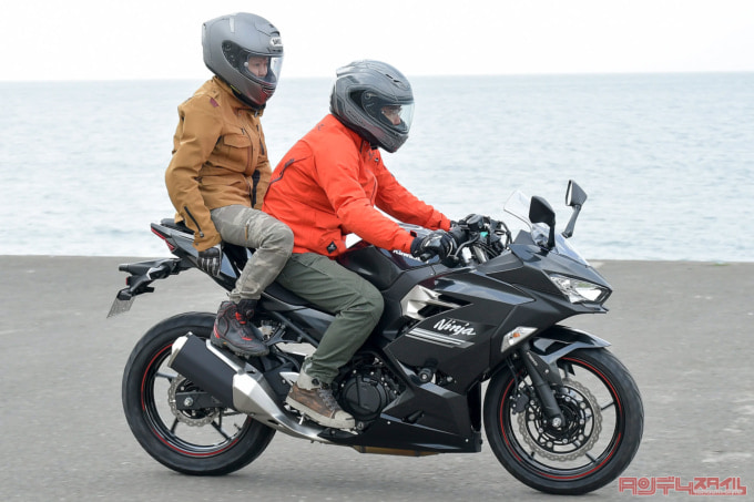 Kawasaki Ninja250(2021年モデル)タンデム走行