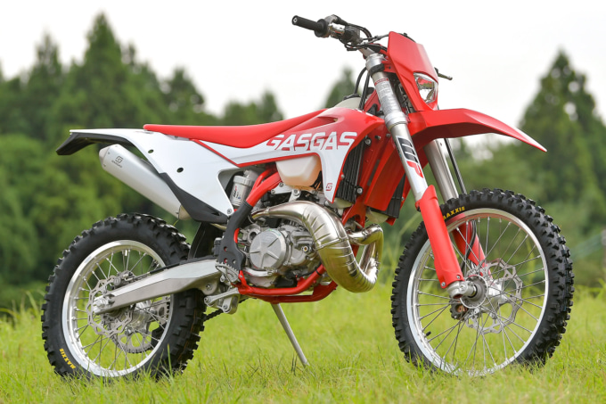 GASGAS EC250(2022年モデル)7:3ビュー