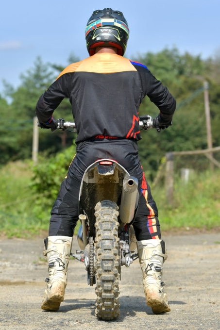 GASGAS EC250(2022年モデル)足つき