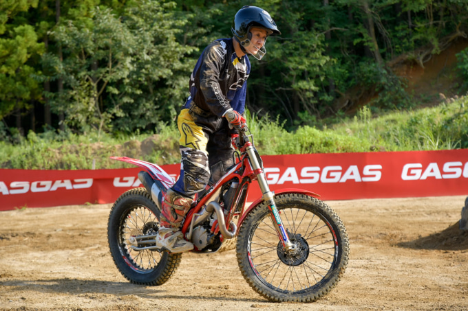 GASGAS TXT GP 250(2022年モデル)乗車姿勢
