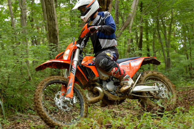 KTM 150EXC TPI(2022年モデル)ダート走行