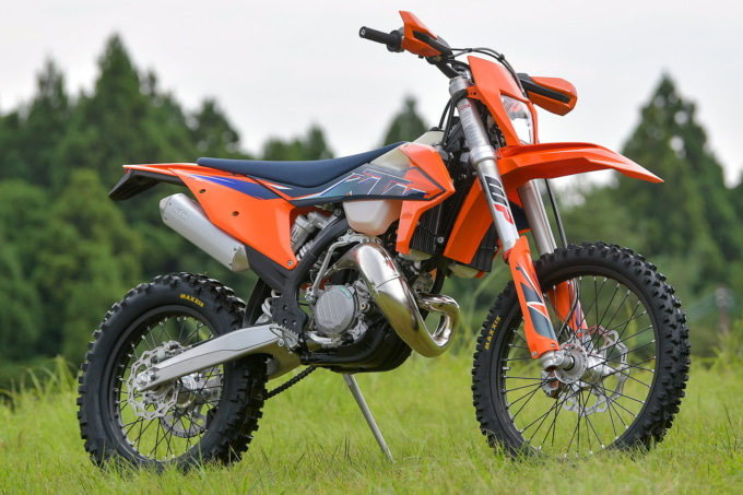 KTM 150EXC TPI(2022年モデル)7:3ビュー
