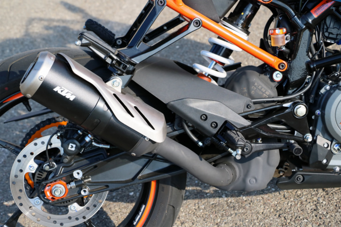 KTM RC390(2022年モデル)マフラー