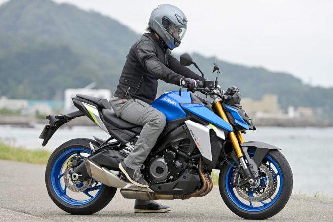 SUZUKI GSX-S1000(2021年モデル)乗車姿勢
