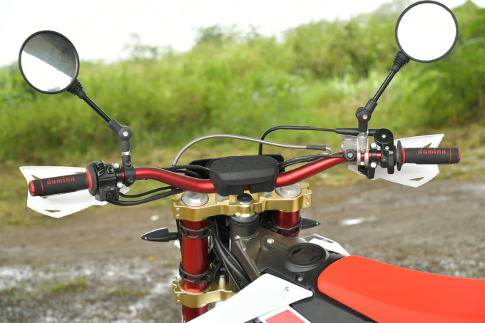 ファンティック XEF250トレール（2021年モデル）ハンドル