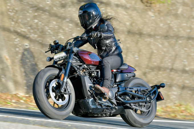 ハーレーダビッドソン スポーツスターS(2021年モデル)走行