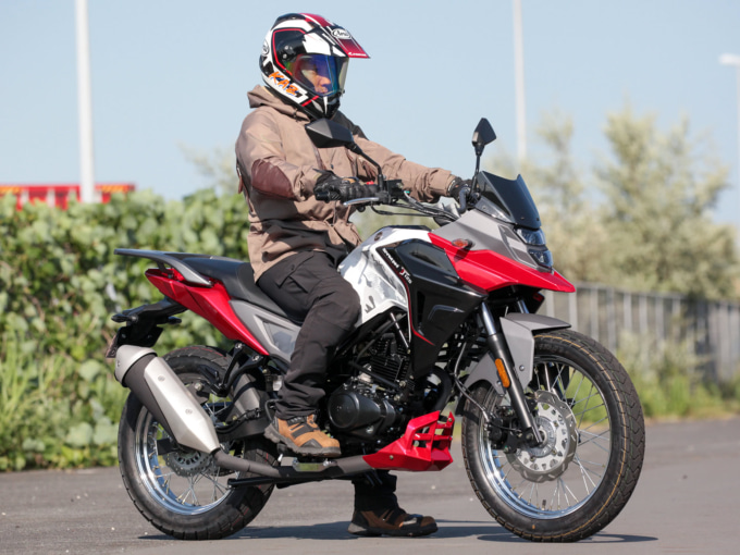 SYM NH T125(2021年モデル)乗車姿勢