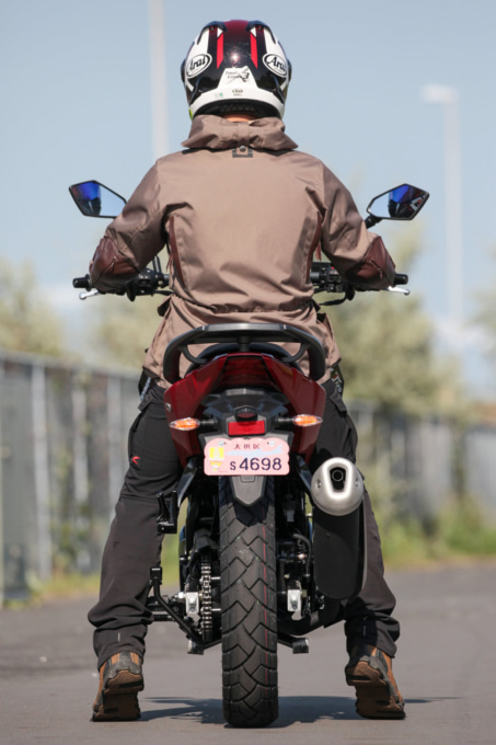SYM NH T125(2021年モデル)足つき