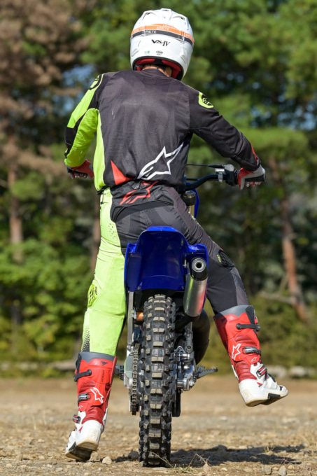 YAMAHA YZ125(2022年モデル)足つき