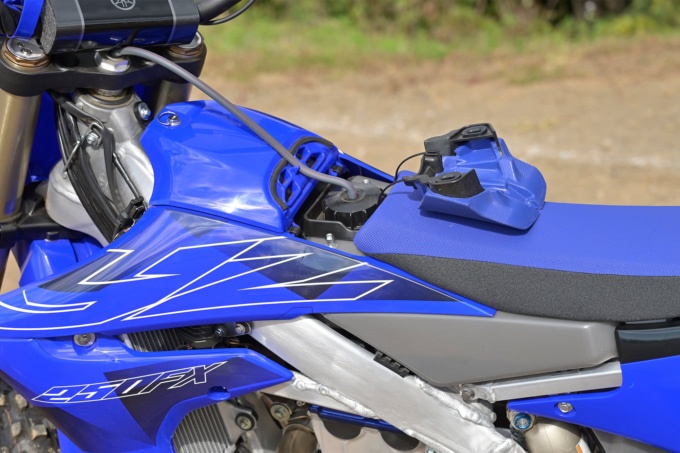 YAMAHA YZ250FX(2022年モデル)エアクリーナーボックスのダクト