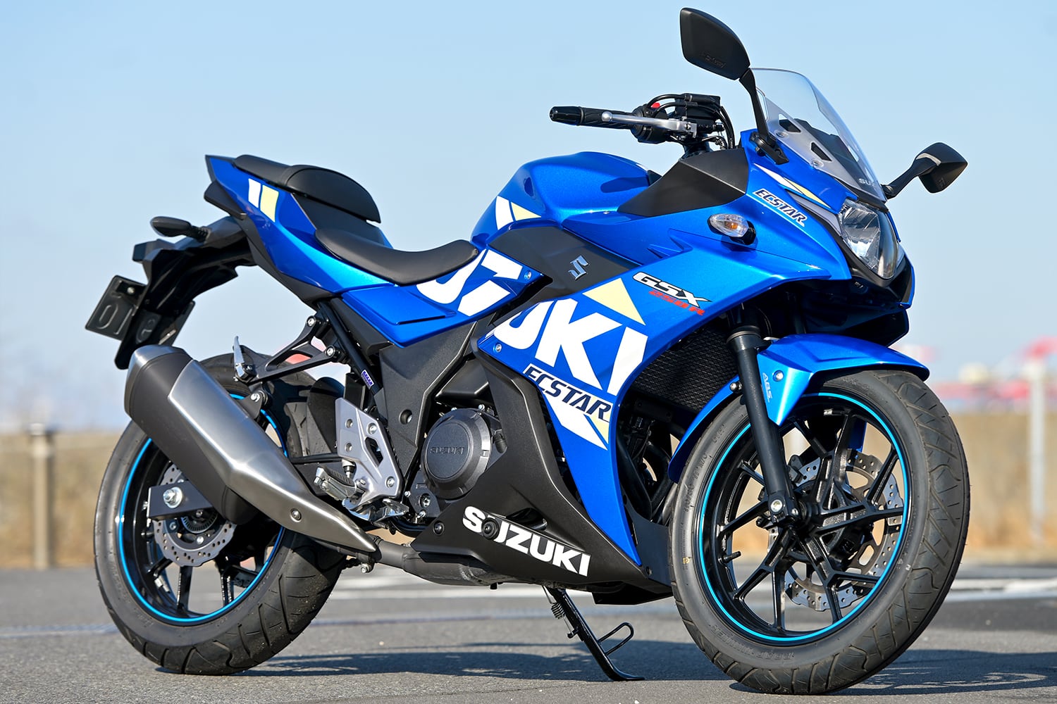 スズキ GSX250R ABS(2022年モデル)7:3ビュー