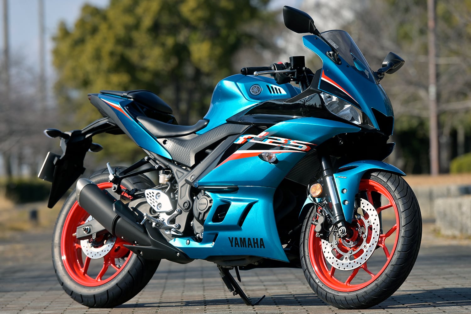 ヤマハ YZF-R25(2022年モデル)7:3ビュー