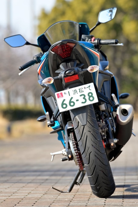 ヤマハ YZF-R25(2022年モデル)リヤビュー