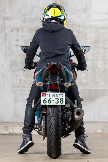ヤマハ YZF-R25(2022年モデル)足つき