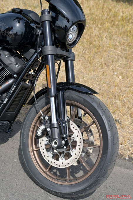 HARLEY-DAVIDSON LOW RIDER S(2022年モデル)フロントフォーク