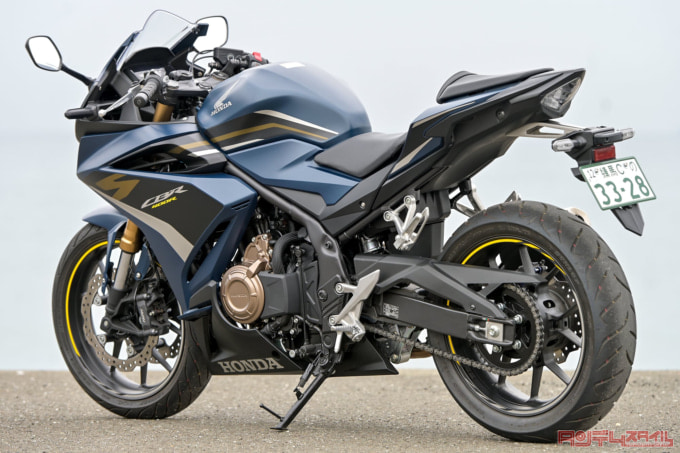 HONDA CBR400R(2022年モデル/8BL-NC56)リヤ7:3ビュー